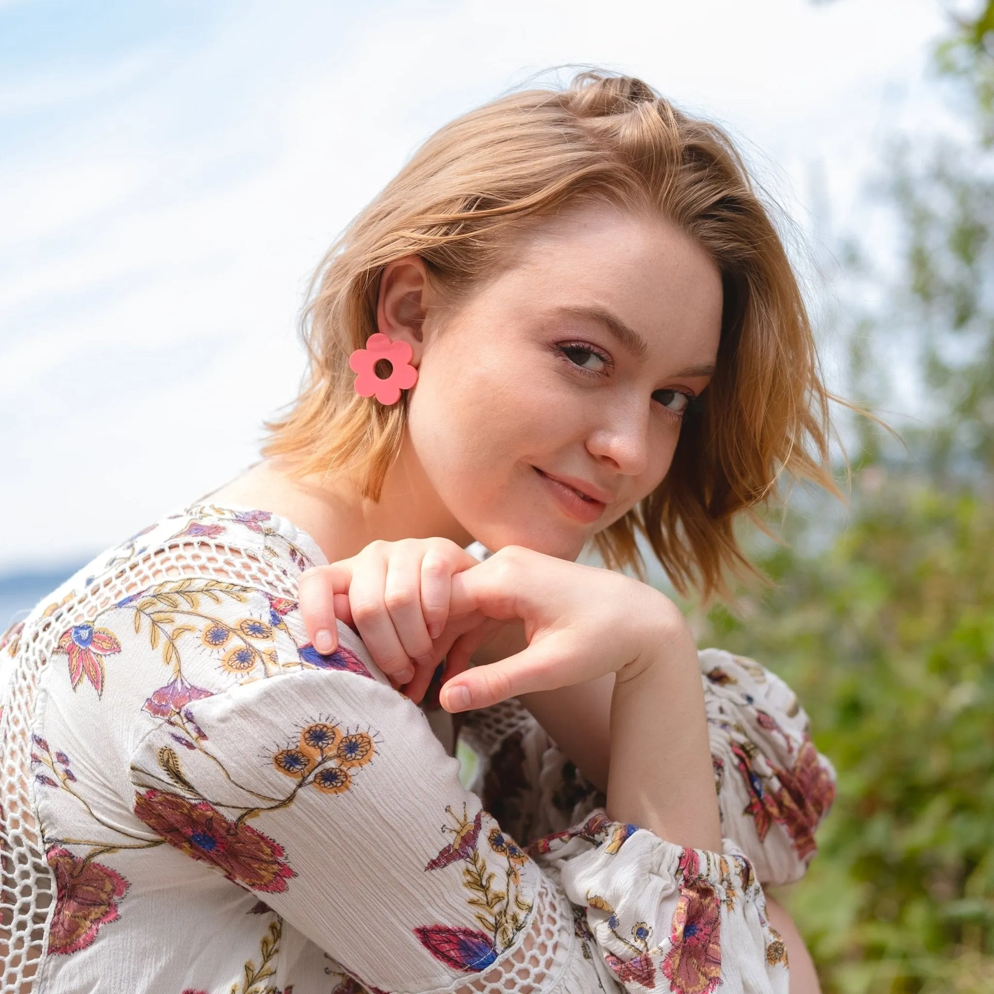 Big stud earrings - Raspberry daisy studs