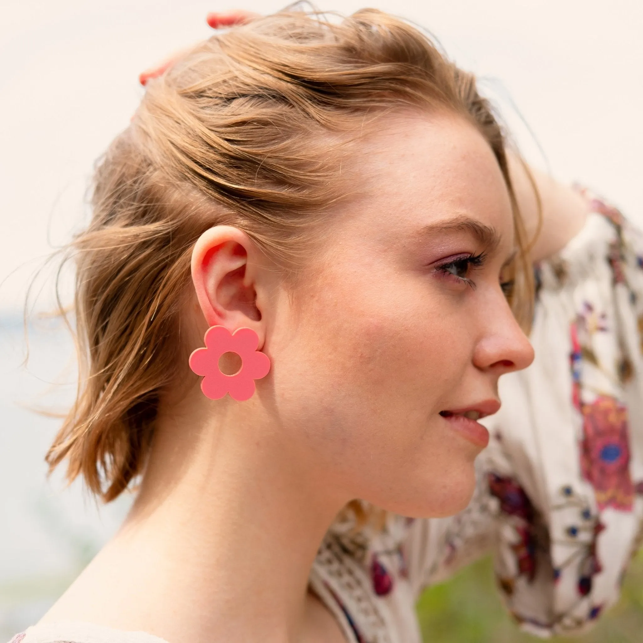 Big stud earrings - Raspberry daisy studs